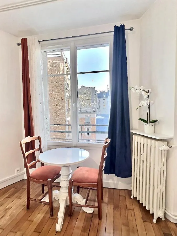 Cosy Studio Pere-Lachaise-Pelleport Paris France